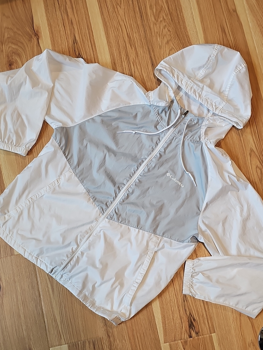 Columbia Women's Light Gray Hooded Windbreaker Jacket